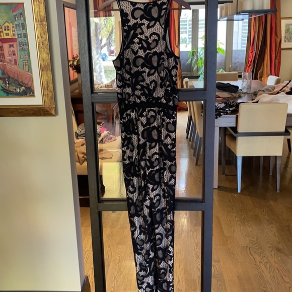 Diane Von Fustenberg black lace and champagne silk vneck jumpsuit. Size 8. - Picture 6 of 6